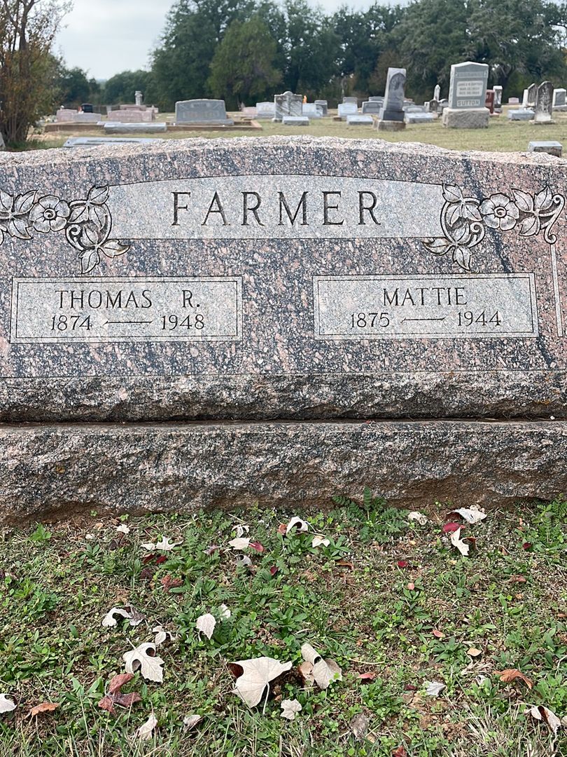 Mattie Farmer's grave. Photo 1