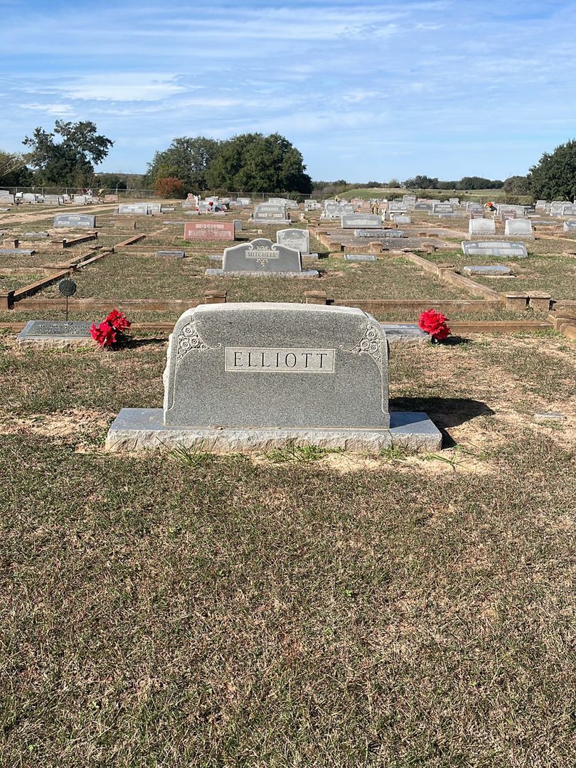 Harold C. Elliott's grave. Photo 1