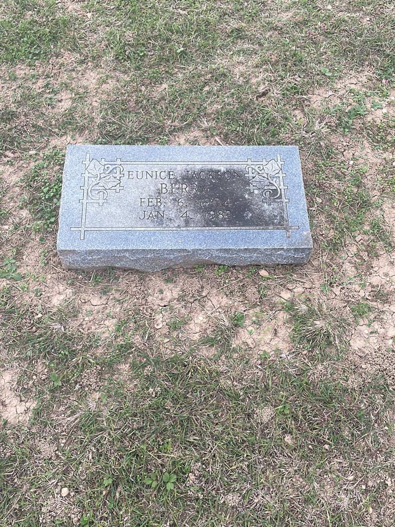 Eunice Jackson Berry's grave. Photo 1