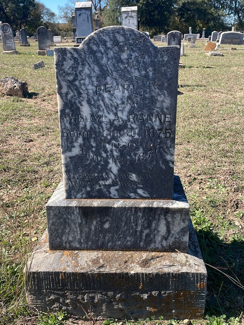 Pearl Ranne's grave. Photo 1
