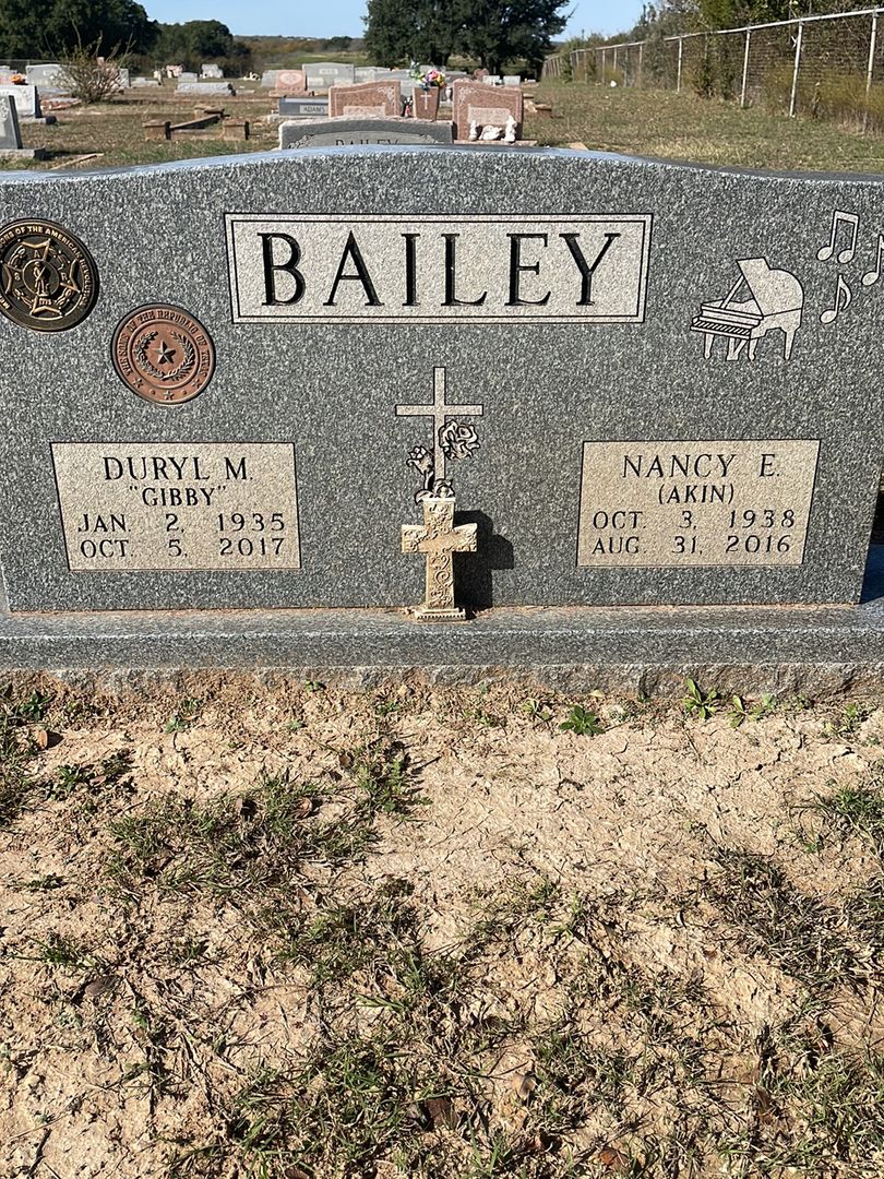 Duryl M. "Gibby" Bailey's grave. Photo 1
