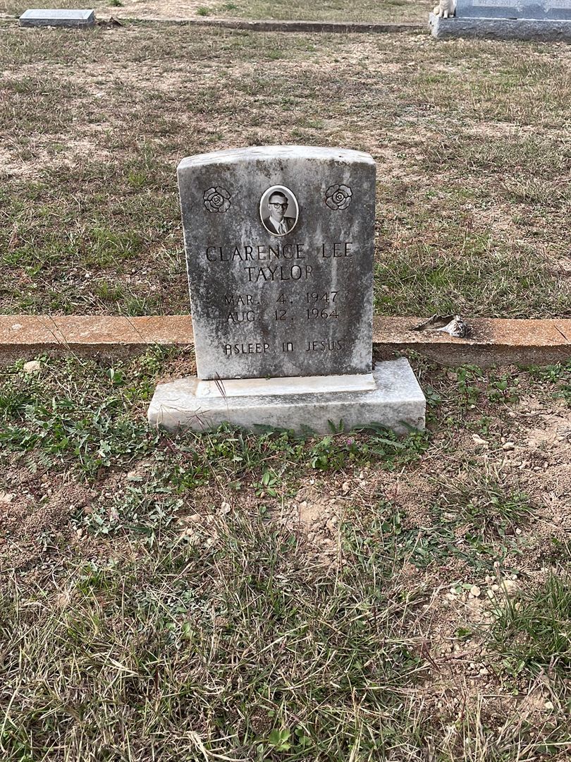 Clarence Lee Taylor's grave. Photo 1