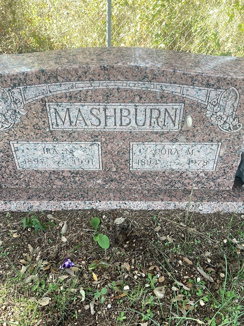Cora M. Mashburn's grave. Photo 1