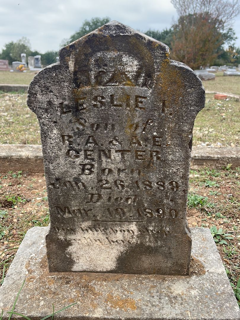 Leslie I. Genter's grave. Photo 1