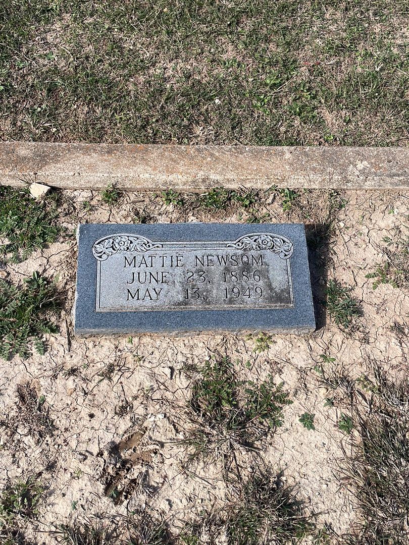 Mattie Newsom's grave. Photo 1