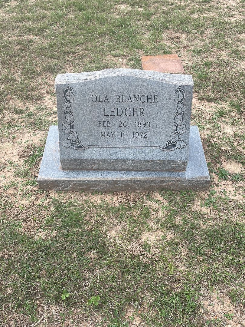 Ola Blanche Ledger's grave. Photo 1