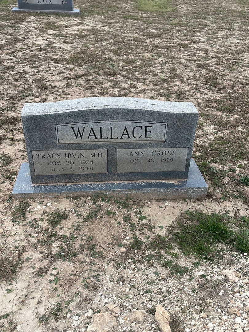 Tracy Irvin Wallace M. D.'s grave. Photo 1