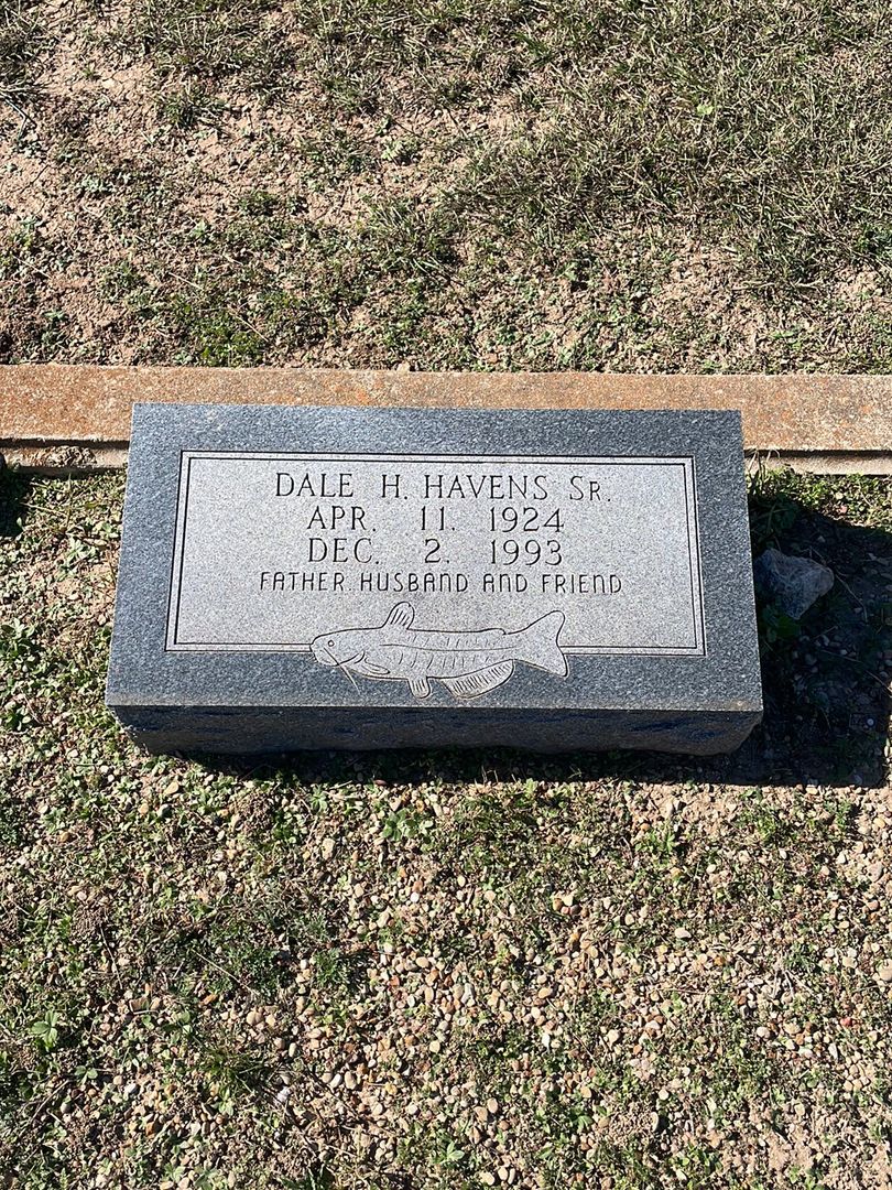 Dale H. Havens Senior's grave. Photo 1