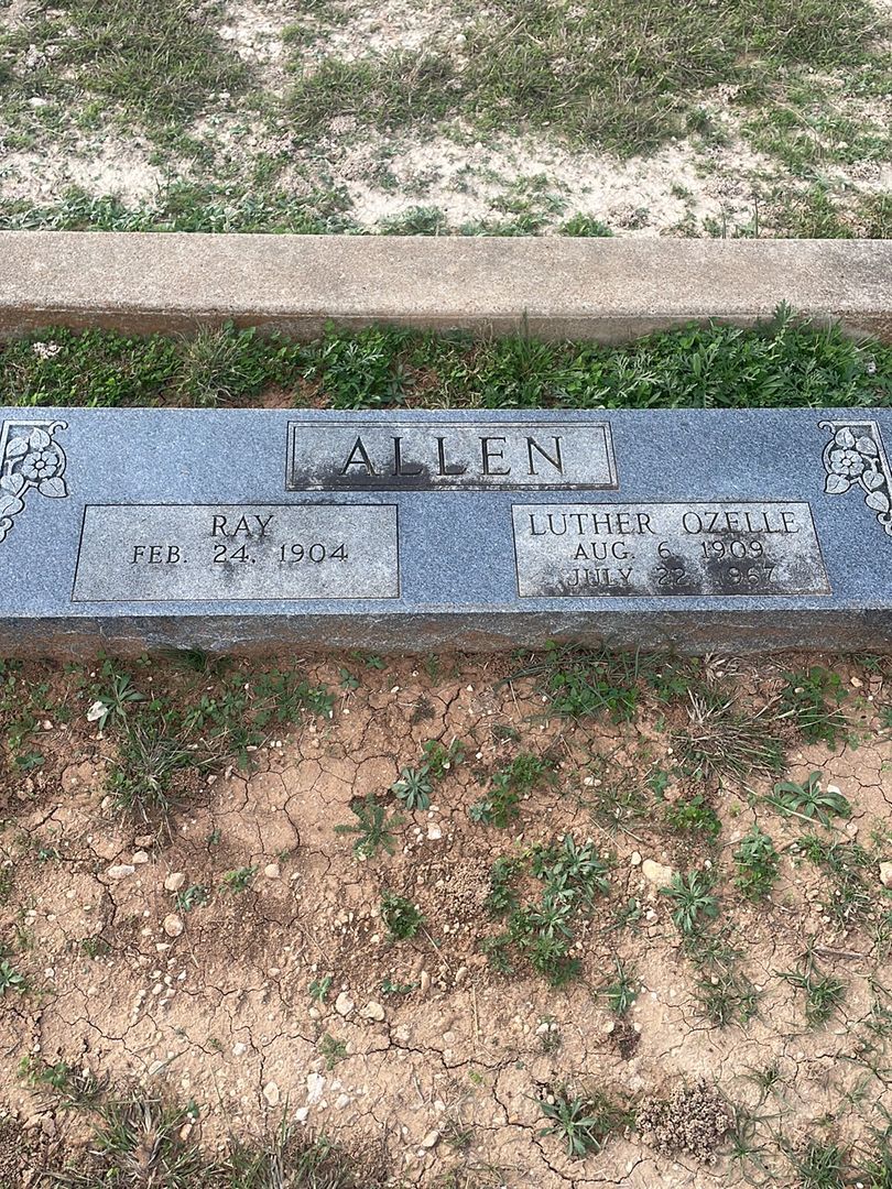 Ray Allen's grave. Photo 1