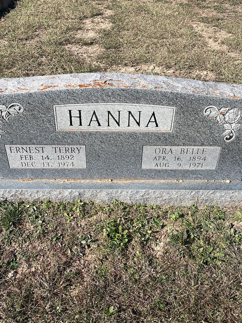 Ora Belle Hanna's grave. Photo 1