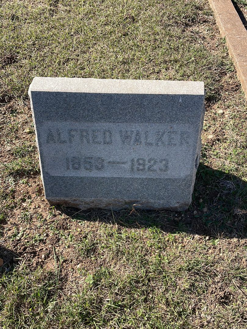 Alfred Walker's grave. Photo 1