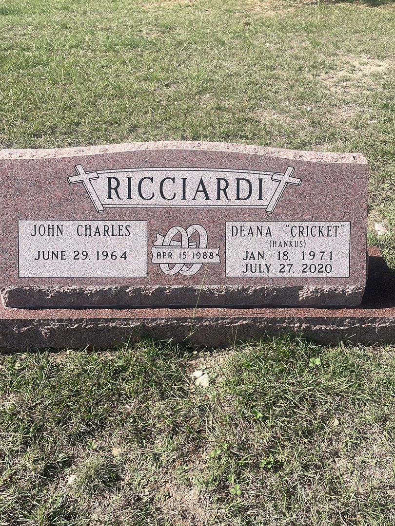 Deana "Cricket" Hankus Ricciardi's grave. Photo 1