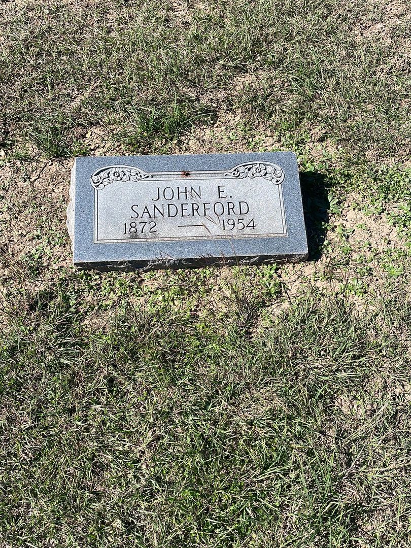 John E. Sanderford's grave. Photo 1
