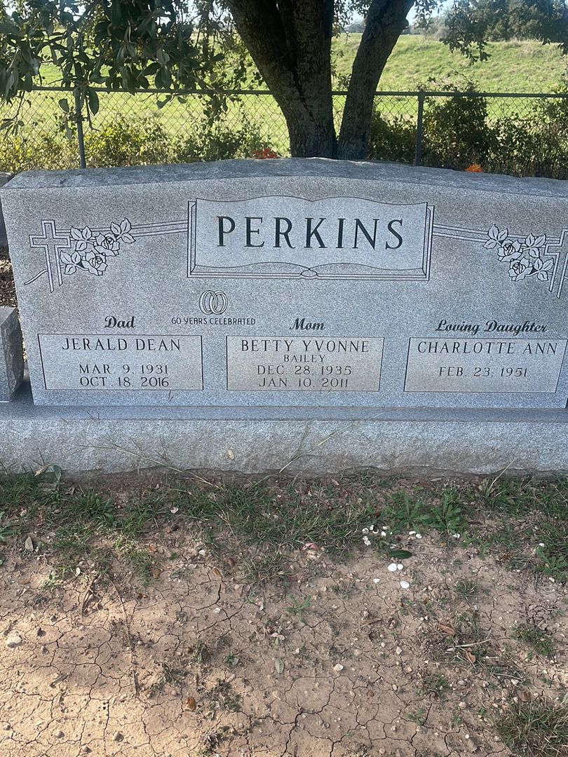 Betty Yvonne Bailey Perkins's grave. Photo 1